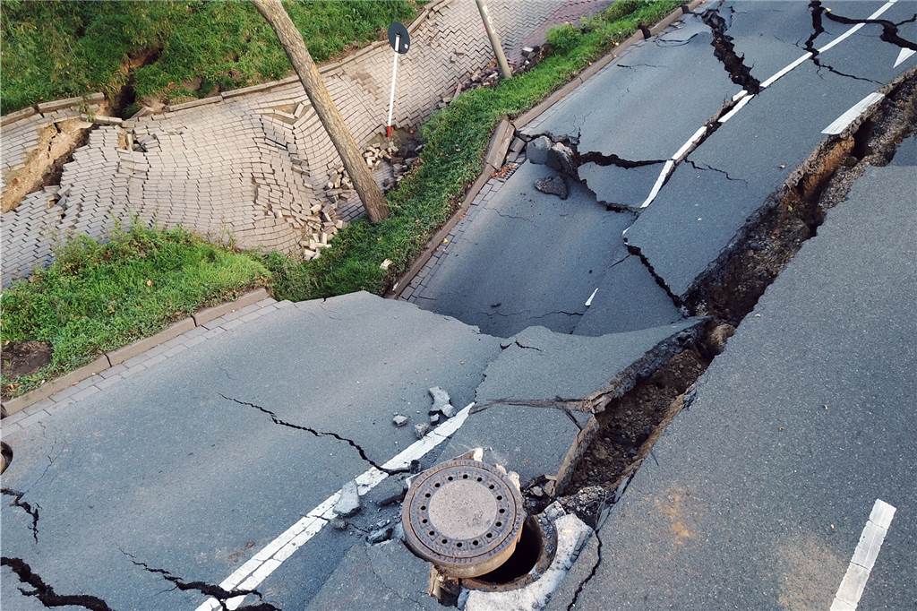 An der Emscherallee soll eine Rettungswache entstehen – nahe einem berüchtigten Tagesbruch Der Tagesbruch an der Emscherallee sieht inzwischen zwar nicht mehr so aus, verunsichert die Anwohner aber dennoch.