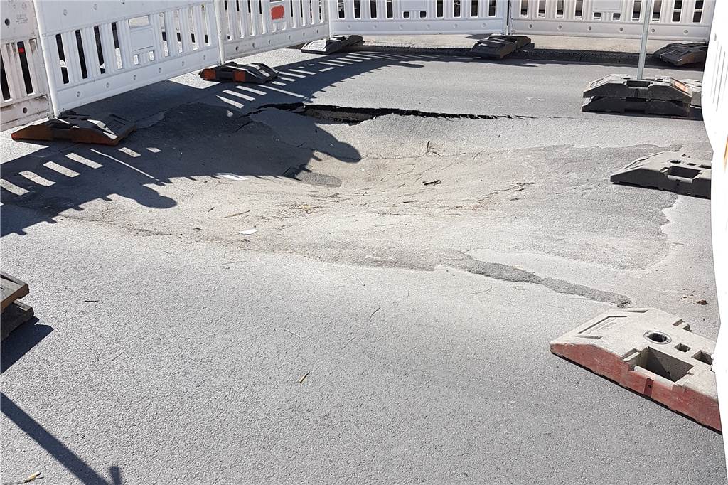 Der Tagesbruch auf der Wickeder Straße ist großräumig abgesperrt