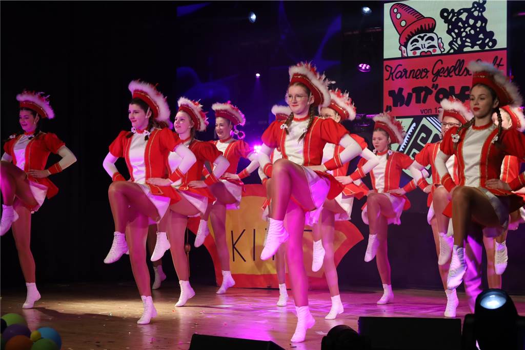 Gute Stimmung beim Online-Karneval in Olfen - auch ohne Olaf Henning Der Tanz der Steversterne begeisterte auch die Zuschauer zu Hause vor dem Fernsehern.