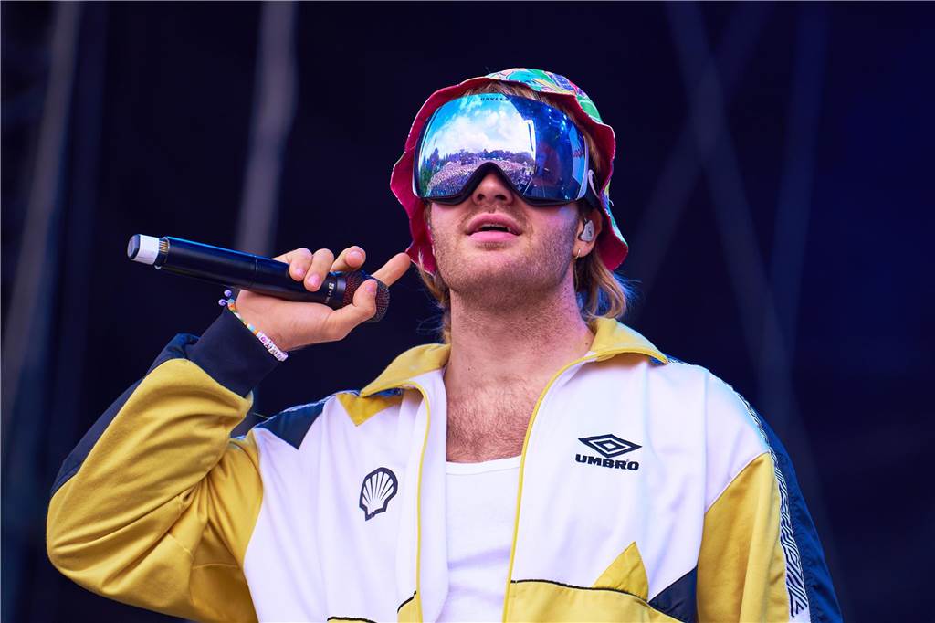 Der Technorapper Ski Aggu könnte am Samstag ebenfalls im Westfalenpark spielen. Die Bühne kennt er gut. Im Juli 2023 trat er bereits beim Juicy Beats in Dortmund auf.