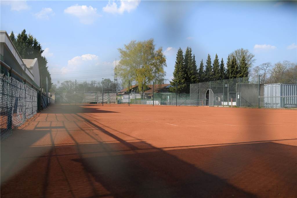 Es fließen 177.000 Euro - und der Schwerter Topf ist noch nicht leer Der Tennis-Club Rot-Weiß Schwerte nutzt die Finanzspritze, um seine Plätze in Schwerte-Ost mit einer Bewässerungsanlage auszustatten.