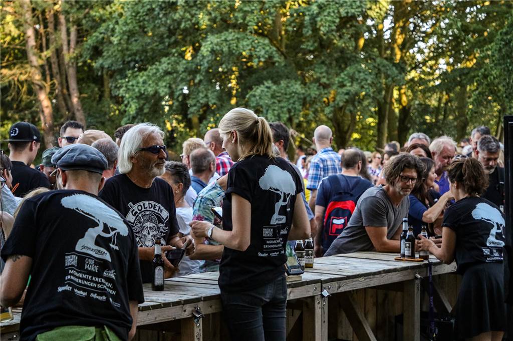 Strom, Wasser und Licht im Bürgerpark: 100.000 Euro zusätzlich nötig Der Thekenbereich soll an die Wasserversorgung angeschlossen werden.