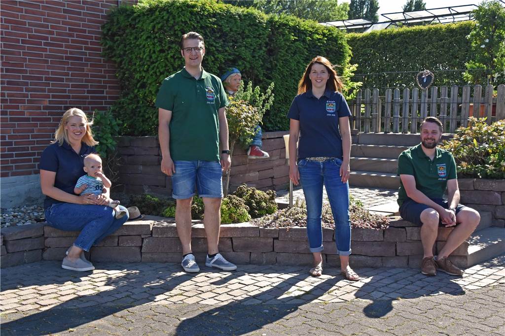 Feldmärker Königspaar: „Jetzt merken die Menschen, was ihnen fehlt“ Der Thron rund um König Tobias Nordmann und Königin Ramona Nitsch bleibt bis zum nächsten Feldmärker Königsschießen im Amt.