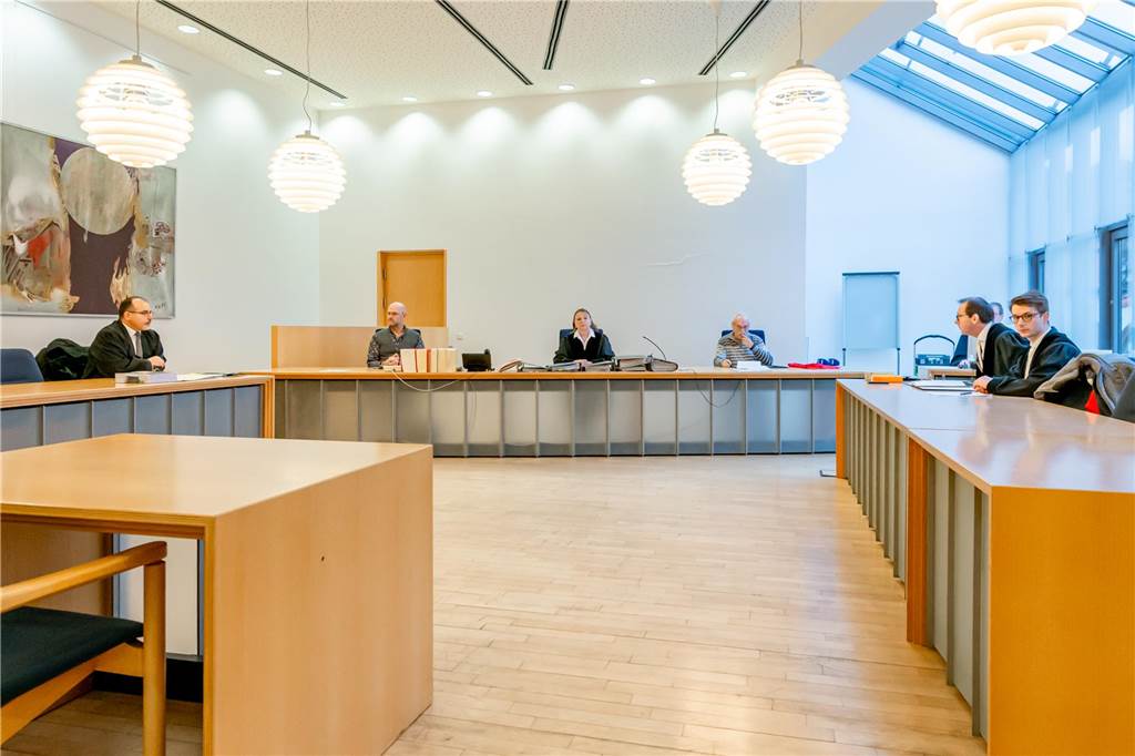Emotionen beim Mecke-Prozess: Richterin ruft Publikum zur Ordnung Der Tierquäler-Prozess vor dem Schöffengericht in Lünen löste Emotionen aus.
