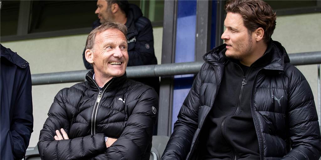 BVB treibt Umbruch weiter voran – Watzke: „Haben zwei, drei ganz gute Ideen“ BVB-Boss Hans-Joachim Watzke (l.) im Gespräch mit Neu-Coach Edin Terzic.