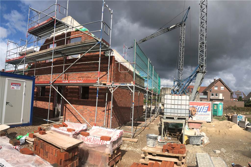 373 Interessenten wollen ein Baugrundstück – angeboten wird keines Baustelle eine Einfamilienhauses auf dem ehemaligen Spahngelände