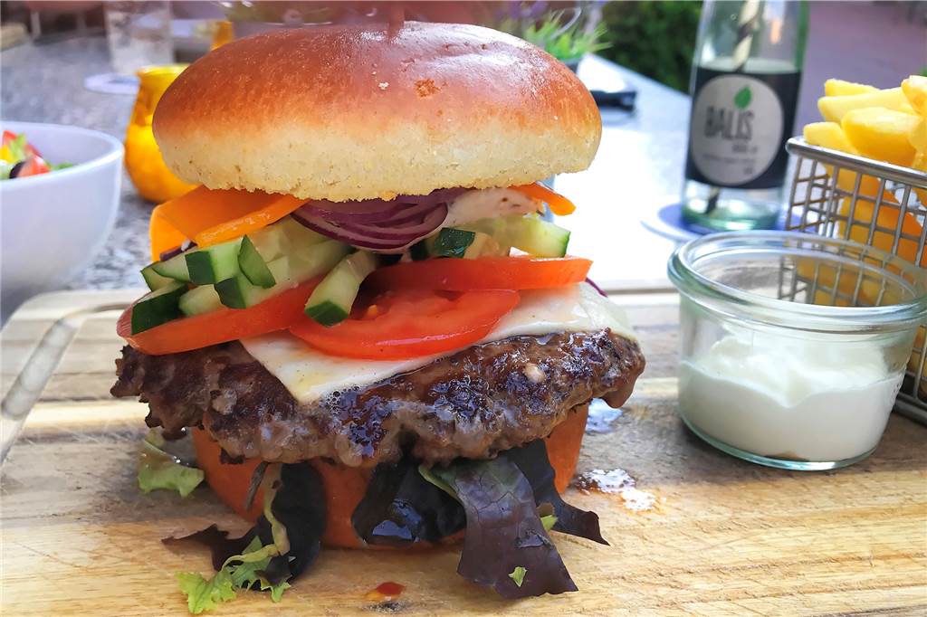 Der Triple Cheeseburger.