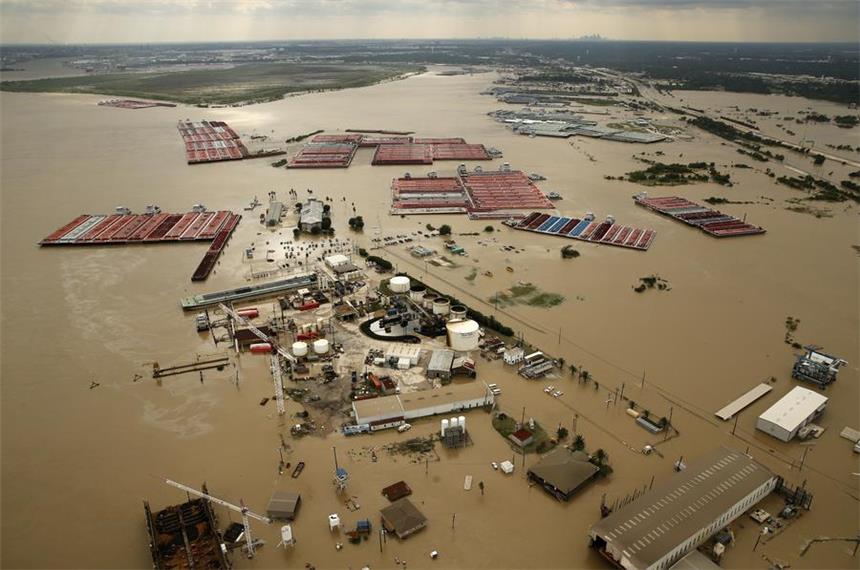 „Harvey": Nur Bruchteil der Schäden versichert Der Tropensturm "Harvey" zog über Texas und benachbarte Bundesstaaten. In weiten Teilen hinterließ er überschwemmte Straßen, zerstörte Häuser und verzweifelte Menschen.