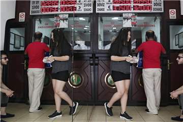 Der türkische Staatspräsident Erdogan macht den Westen für den Kursverfall der Lira verantwortlich. Foto: Sedat Suna/EPA/Archiv