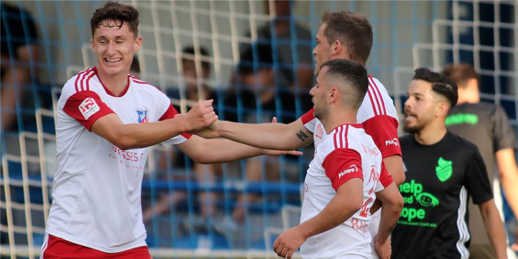 Video-Highlights: Tyrala sieht bei Bövinghausen-Sieg Rot - Türkspor unterliegt Holzwickede Der TuS Bövinghausen hat am Mittwochabend den BSV Schüren beim Hecker-Cup besiegt. Wir haben alle Highlights.