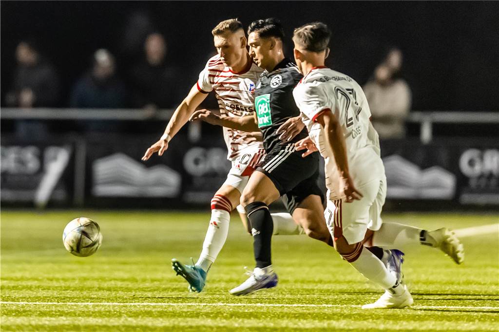 Der TuS Bövinghausen und der ASC 09 Dortmund lieferten sich ein packendes Derby, das der TuS am Ende klar für sich entschied.