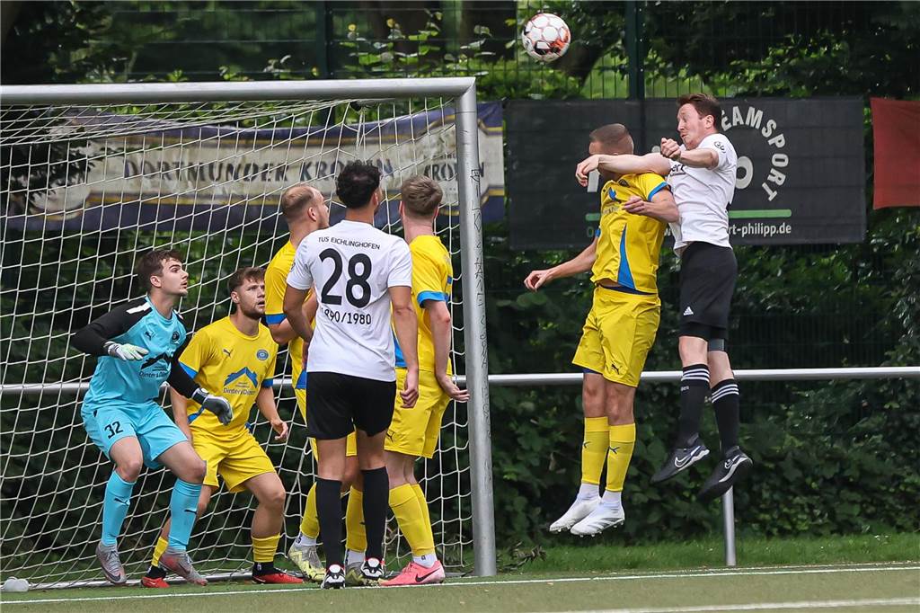 SV Brackel spielt konsequent und siegt hoch: Eichlinghofen kontrolliert Ball und Spiel Der TuS Eichlinghofen ließ gegen Blau-Gelb Schwerin nur wenig zu.