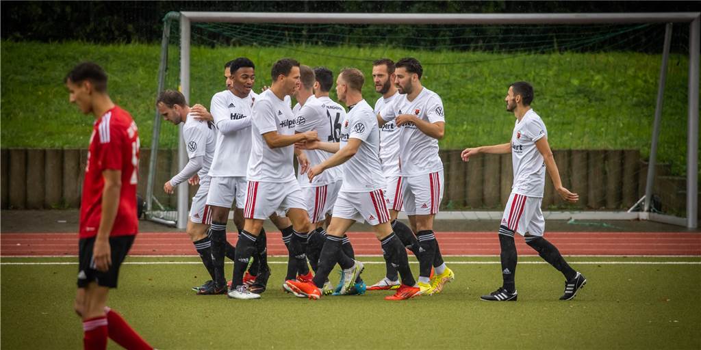 TuS Eichlinghofen überrascht gegen Brünninghausen mit der Leistung - und mit einem Spieler Der TuS Eichlinghofen überraschte im Testspiel gegen den FC Brünninghausen nicht nur mit seiner Leistung, sondern auch mit seinem Kapitän.