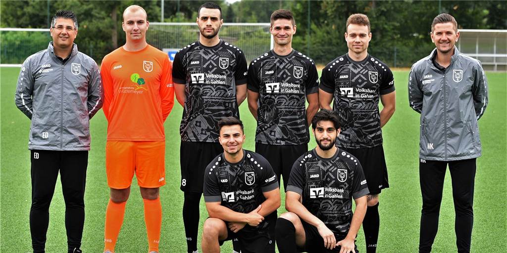 „Schnell akklimatisieren“: Aufsteiger TuS Gahlen ist „heiß“ auf die Bezirksliga Der TuS Gahlen um Trainer Erdal Dasdan (l.) und Co-Trainer Marc Kaiser (r.) hat sich auf mehreren Positionen verstärkt.
