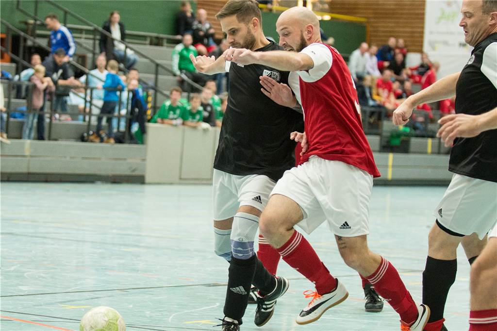 Der TuS Haltern am See hat sich erneut den Titel bei der Ü32-Hallenfußball-Stadtmeisterschaft geholt.