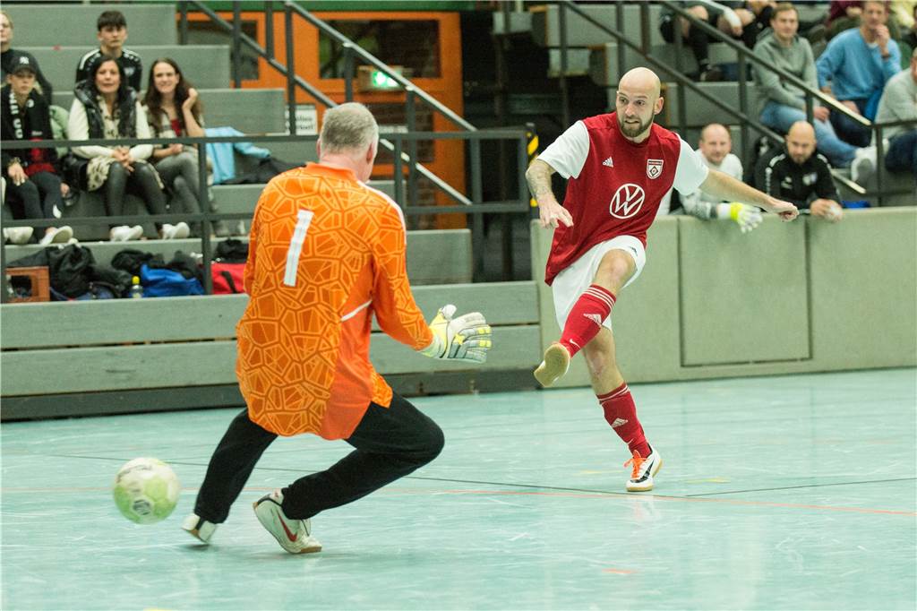 Der TuS Haltern am See hat sich erneut den Titel bei der Ü32-Hallenfußball-Stadtmeisterschaft geholt.