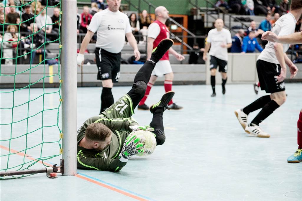 Der TuS Haltern am See hat sich erneut den Titel bei der Ü32-Hallenfußball-Stadtmeisterschaft geholt.