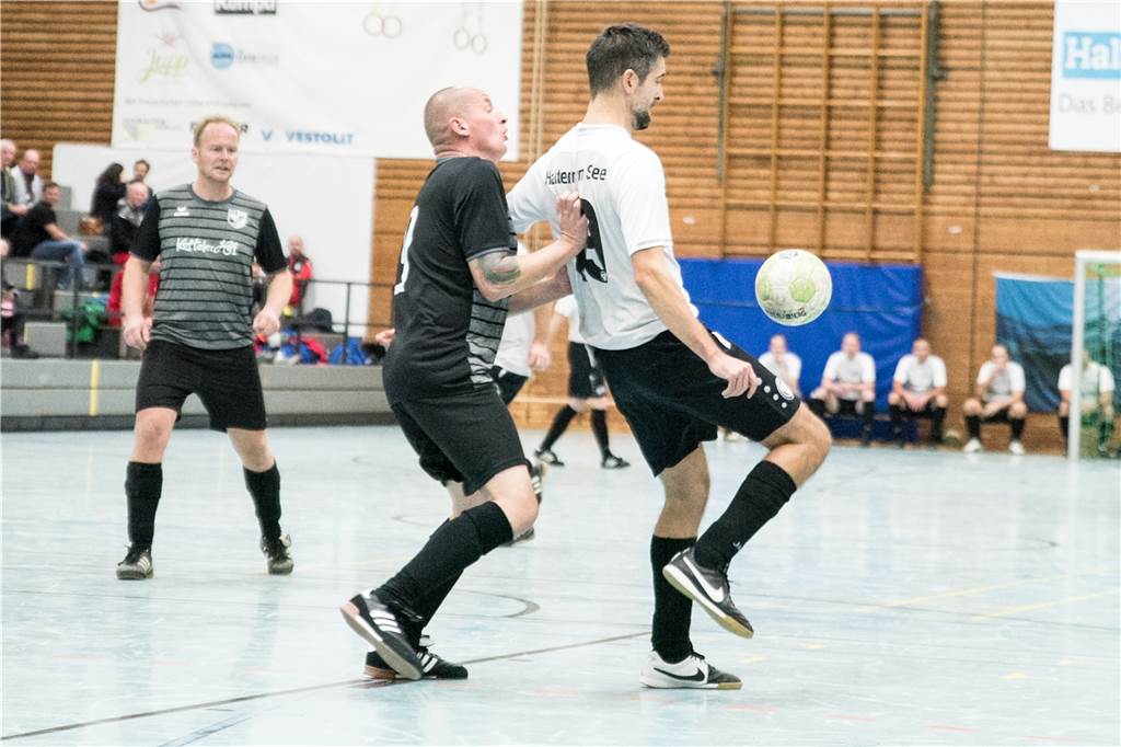 Der TuS Haltern am See hat sich erneut den Titel bei der Ü32-Hallenfußball-Stadtmeisterschaft geholt.