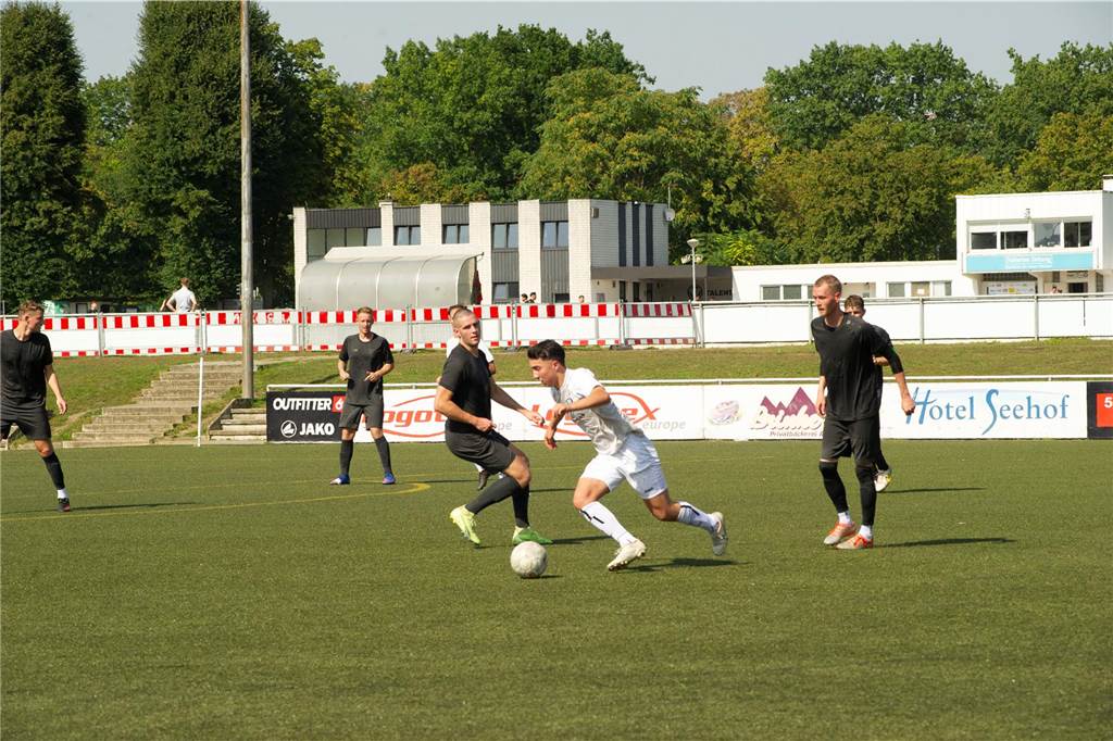 Der TuS Haltern am See II unterlag BVH Dorsten mit nur zwei Spielern auf der Ersatzbank mit 0:3.