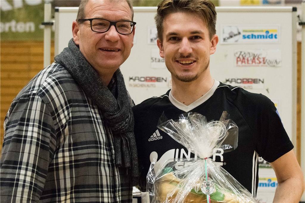 Ehemaliger TuS-Aufstiegsheld: Yannick Albrecht zieht es nach Hamburg Der TuS Haltern gewann 2019 den Mitternachtscup in Herten. Yannick Albrecht wurde dabei als bester U23-Spieler des Turniers ausgezeichnet.