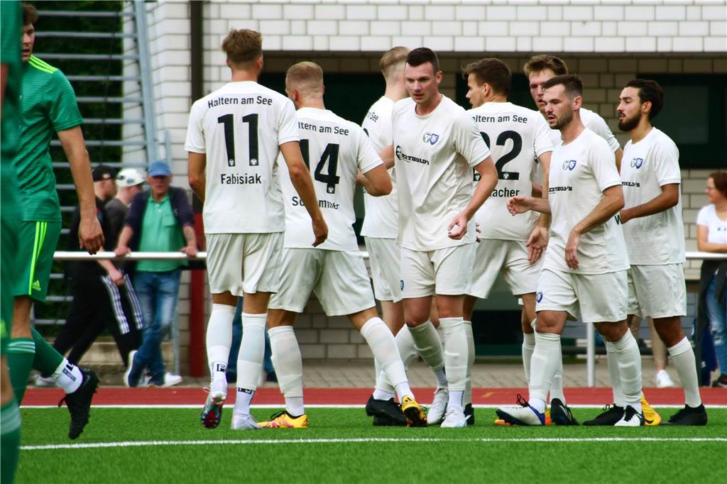 Der TuS Haltern jubelte insgesamt drei mal gegen den SV Lippramsdorf.