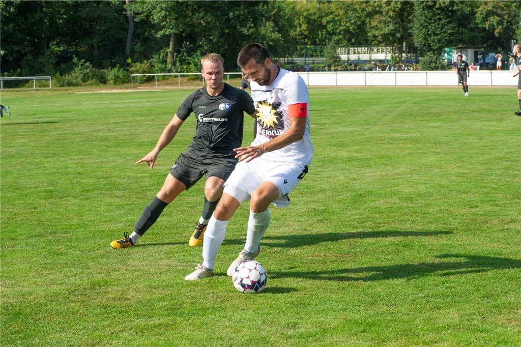 Der TuS Haltern war die bessere Mannschaft, verlor am Ende aber dennoch mit 1:2 gegen den FC Preußen Espelkamp. Beide Gegentore fielen nach Eckbällen.