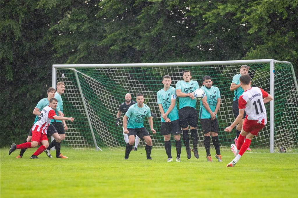 Fatale Schiri-Entscheidungen: Hemmerde feiert Derbysieg in Lünern Der TuS Hemmerde gewann beim SuS Lünern mit 2:0. Beide Tore fielen im ersten Durchgang.