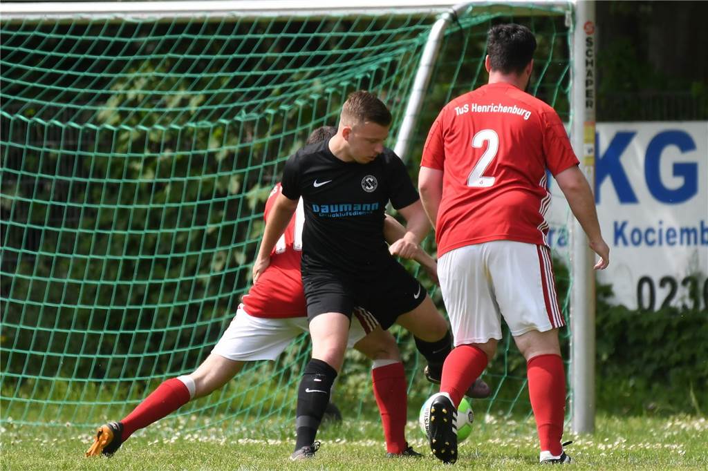 Der TuS Henrichenburg ging gegen Kreisliga-B-Spitzenreiter SSC Recklinghausen mit 1:0 in Führung, verlor aber am Ende mit 1:3 (1:1).