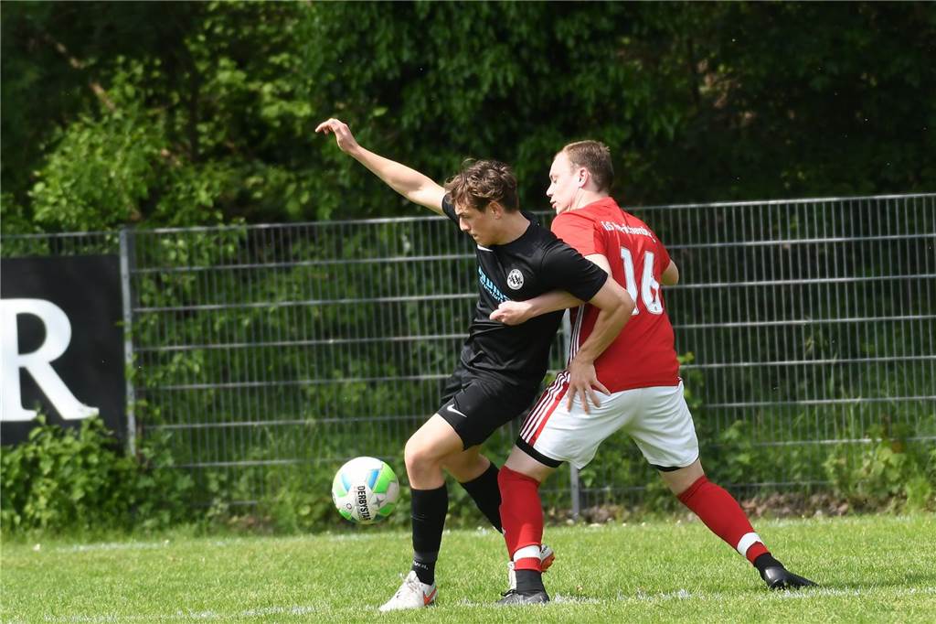 Der TuS Henrichenburg ging gegen Kreisliga-B-Spitzenreiter SSC Recklinghausen mit 1:0 in Führung, verlor aber am Ende mit 1:3 (1:1).