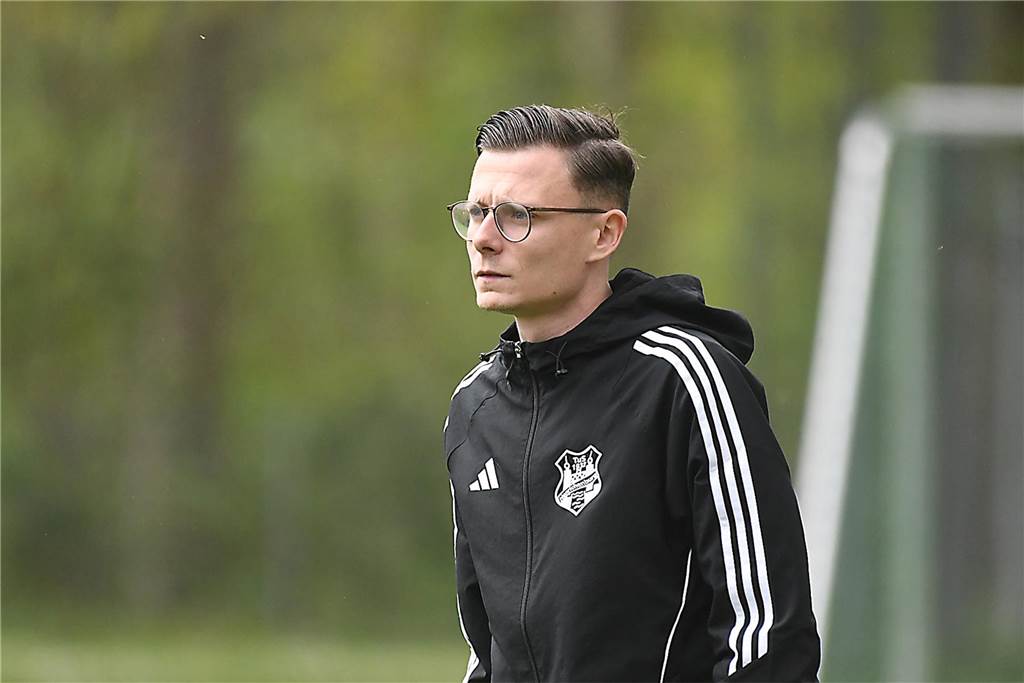 Der TuS Henrichenburg II (rote Trikots) setzte sich in der Kreisliga C4 mit 6:3 gegen den SSC Recklinghausen III durch.