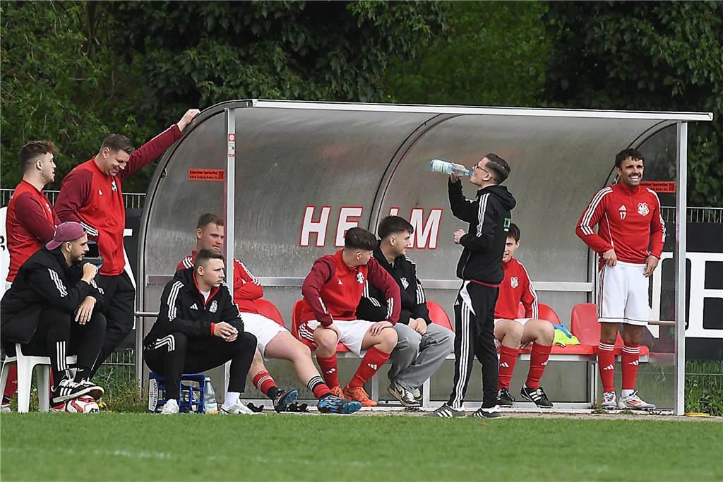 Der TuS Henrichenburg II (rote Trikots) setzte sich in der Kreisliga C4 mit 6:3 gegen den SSC Recklinghausen III durch.
