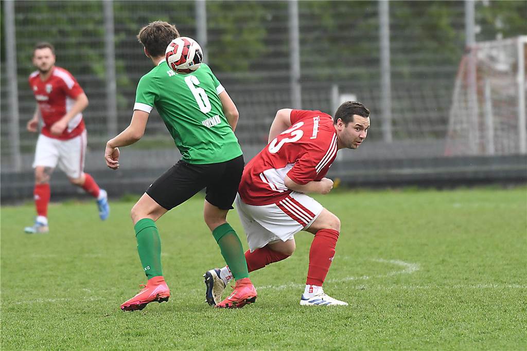 Der TuS Henrichenburg II (rote Trikots) setzte sich in der Kreisliga C4 mit 6:3 gegen den SSC Recklinghausen III durch.
