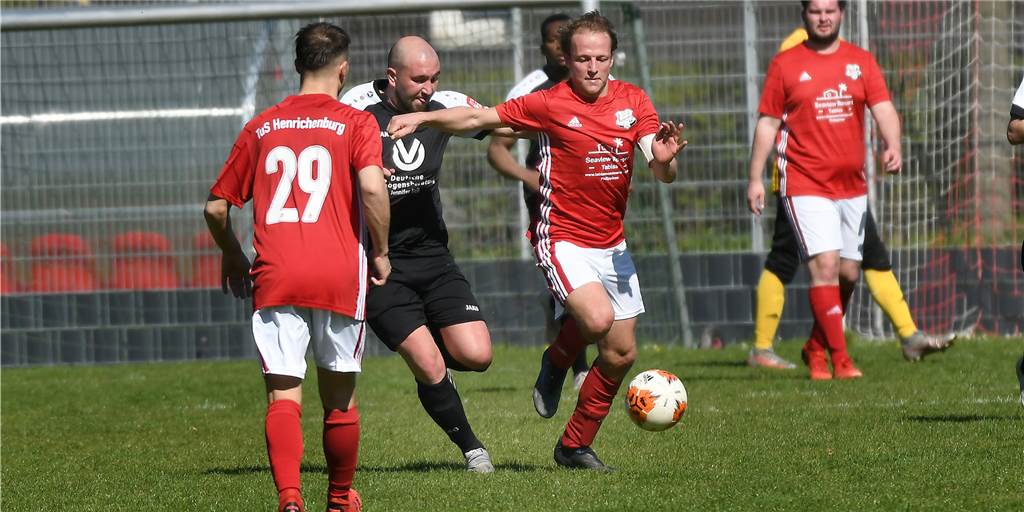 TuS Henrichenburg liegt gegen Schlusslicht zurück und kriegt noch die Kurve Der TuS Henrichenburg (rote Hemden) hat an den bisherigen sechs Kreisliga-B-Spieltagen noch keine Niederlagen einstecken müssen.