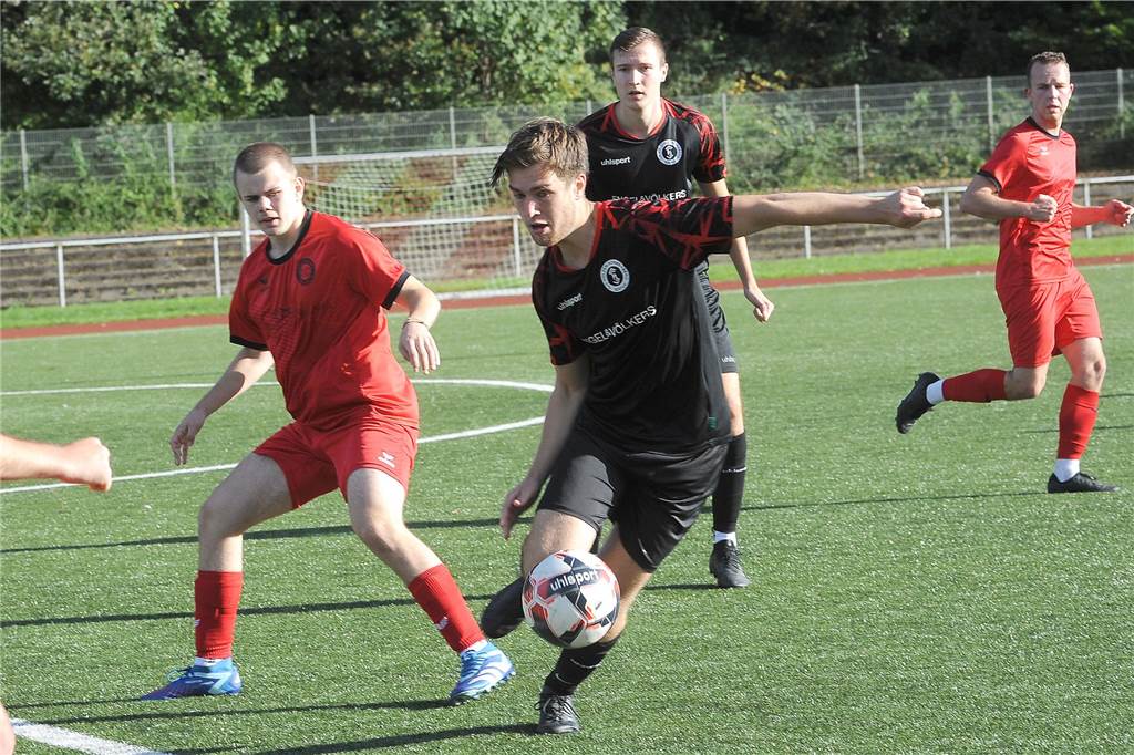 Der TuS Holzen-Sommerberg hat gegen den SC Husen-Kurl mit 2:0 gewonnen.