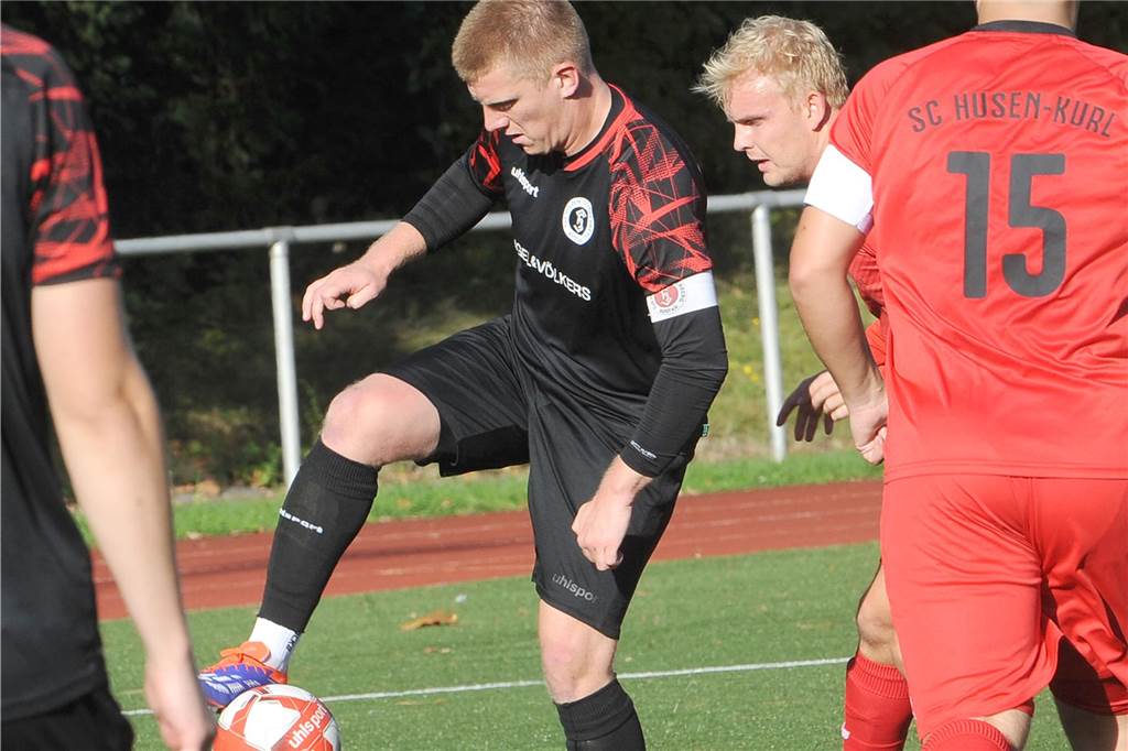 Der TuS Holzen-Sommerberg hat gegen den SC Husen-Kurl mit 2:0 gewonnen.