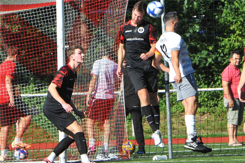 Der TuS Holzen-Sommerberg hat gegen den TV Brechten mit 1:2 verloren.