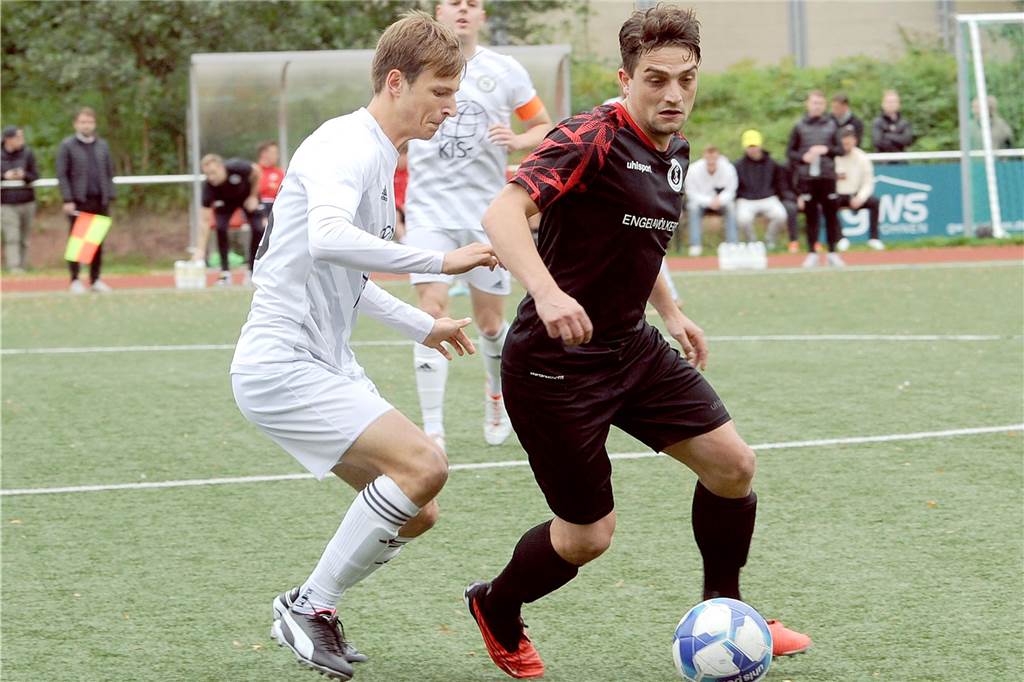 Der TuS Holzen-Sommerberg hat sich mit einem 1:1-Unentschieden vom Hörder SC getrennt.