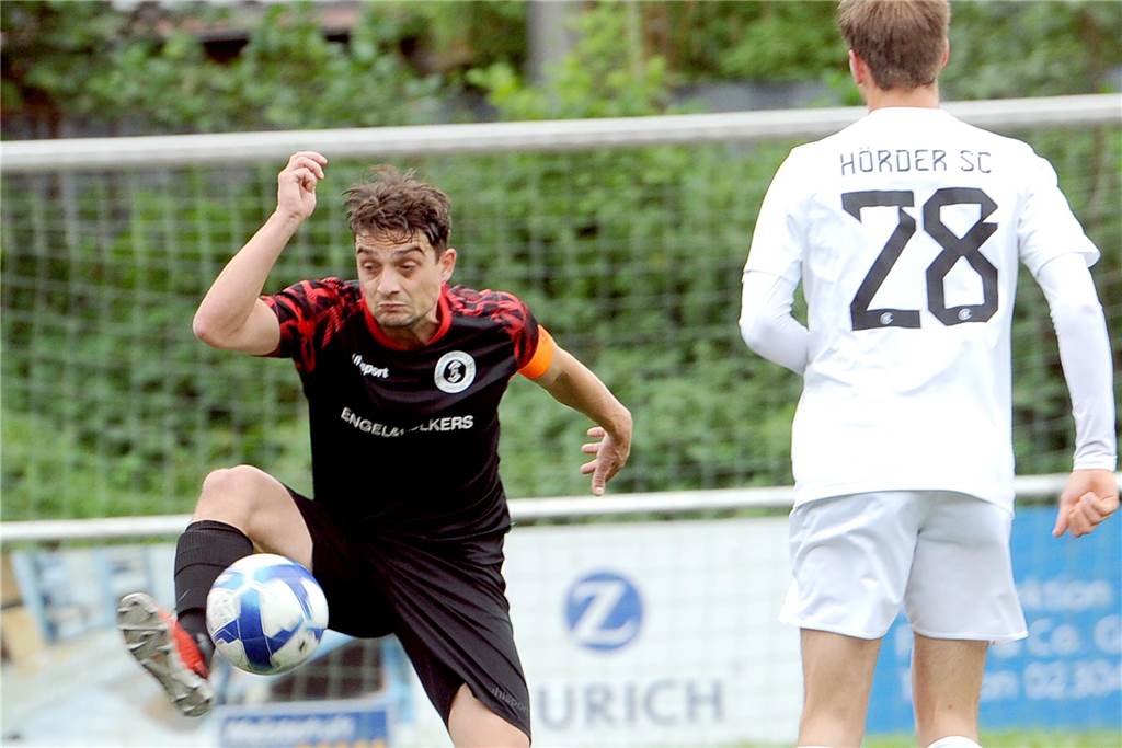 Der TuS Holzen-Sommerberg hat sich mit einem 1:1-Unentschieden vom Hörder SC getrennt.
