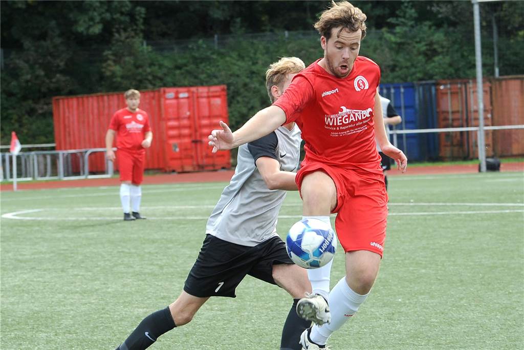 Der TuS Holzen-Sommerberg II hat gegen den VfB Westhofen II mit 3:0 gewonnen.