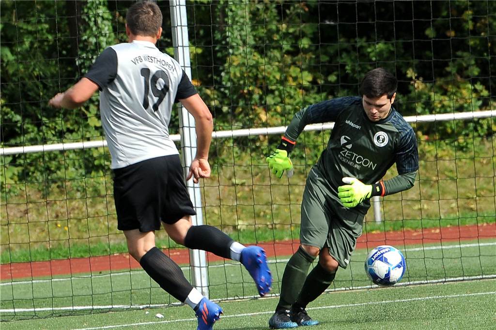 Der TuS Holzen-Sommerberg II hat gegen den VfB Westhofen II mit 3:0 gewonnen.