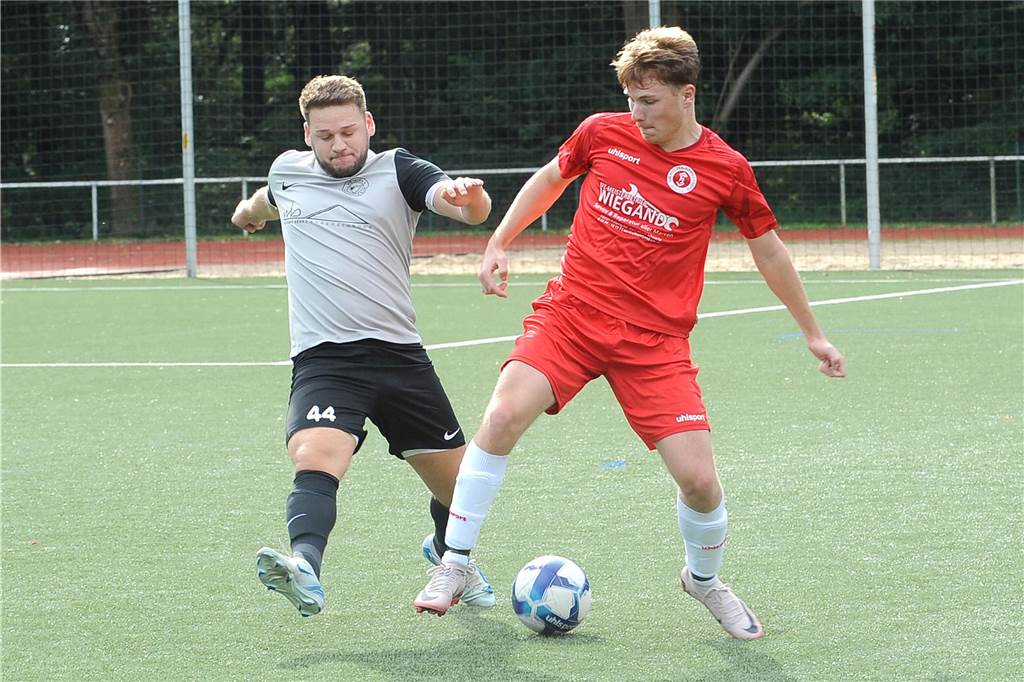 Der TuS Holzen-Sommerberg II hat gegen den VfB Westhofen II mit 3:0 gewonnen.