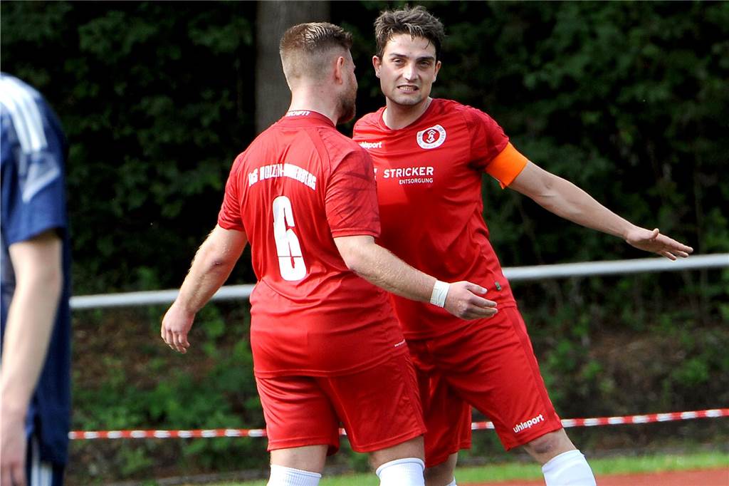 Kreisliga-Top-Spiel des TV Brechten: Bekannter Dortmunder macht Karriere in einem Trinkspiel Der TuS Holzen-Sommerberg um Florian Kaiser (r.) fordert den TV Brechten zum Spitzenspiel der Kreisliga A2 Dortmund heraus.