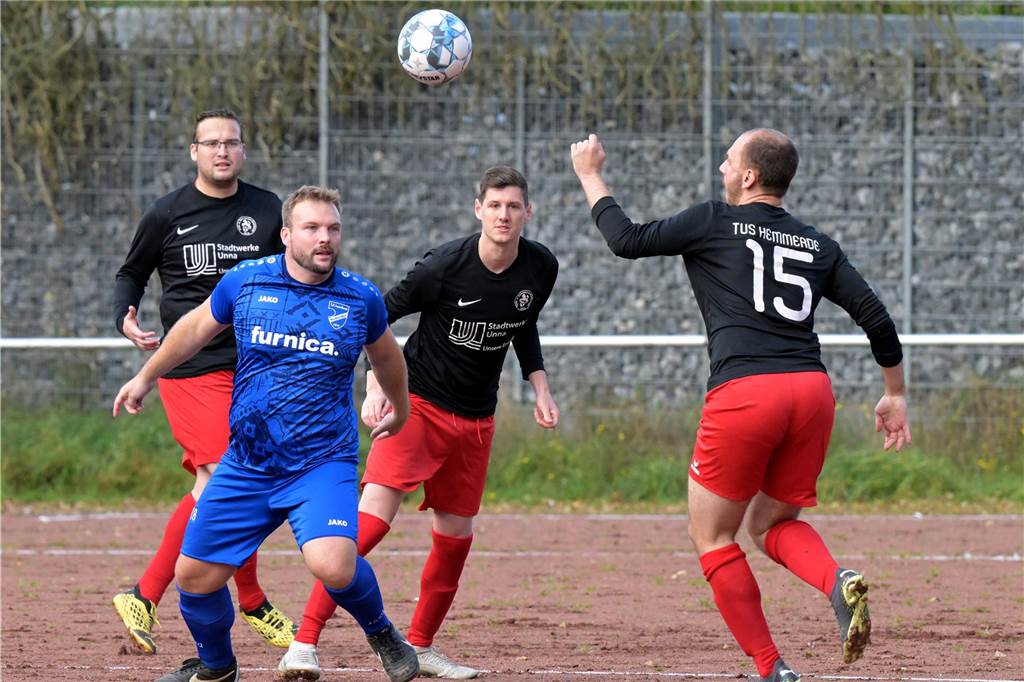 Der TuS Niederaden verlor das erste Spiel auf Asche gegen den TuS Hemmerde.
