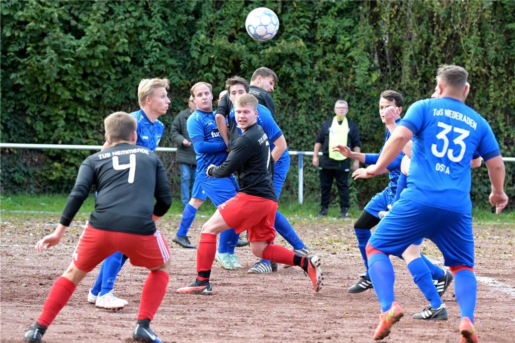 Der TuS Niederaden verlor das erste Spiel auf Asche gegen den TuS Hemmerde.
