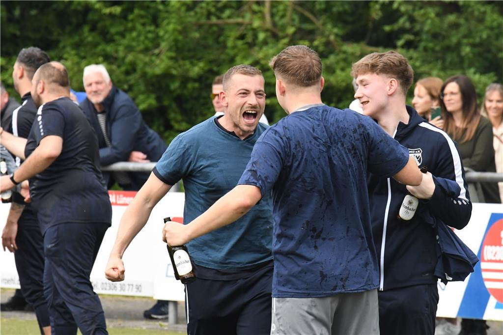 Der TV Brechten machte am Sonntag den Durchmarsch von der Kreisliga B in die Bezirksliga perfekt – mit einem Sieg beim VfB Lünen.