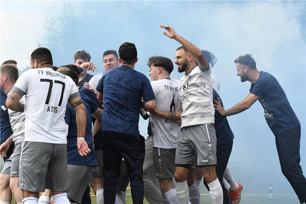 Der TV Brechten machte am Sonntag den Durchmarsch von der Kreisliga B in die Bezirksliga perfekt – mit einem Sieg beim VfB Lünen.