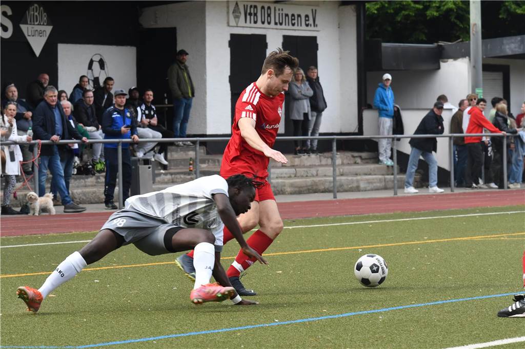Der TV Brechten machte am Sonntag den Durchmarsch von der Kreisliga B in die Bezirksliga perfekt – mit einem Sieg beim VfB Lünen.