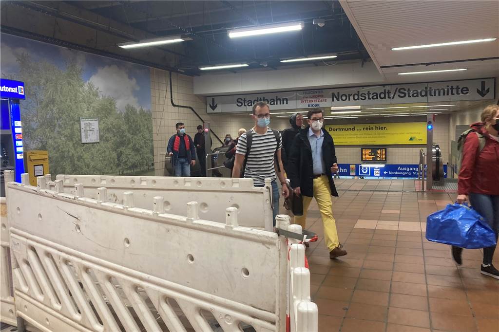 Stadtbahn-Station im Hauptbahnhof: Bauarbeiten dauern noch mal länger Der Übergang zwischen Hauptbahnhof und Stadtbahn-Station ist ab dem 20. Juni vorübergehend gesperrt.