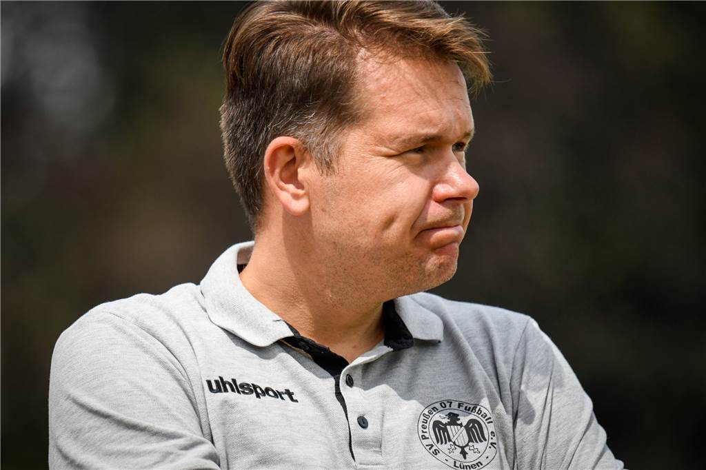 Trainersuche stockt: A-Ligist droht das Aus - „Es wird schwer, eine Mannschaft zu stellen“ Der überraschende Abschied von Stefan Urban reißt ein riesiges Loch in die Planungen des SV Preußen.