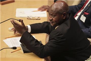 Der ugandische Präsident Yoweri Museveni hat sozialen Medien in der Vergangenheit vorgeworfen, sie würden nur helfen, Gerüchte und Tratsch zu verbreiten. Foto: Julie Jacobson/AP